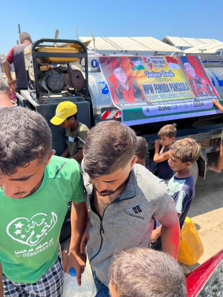 Dipimpin Ijeck, PP Sumut Salurkan Bantuan Air Bersih-Makanan Ringan ke Palestina