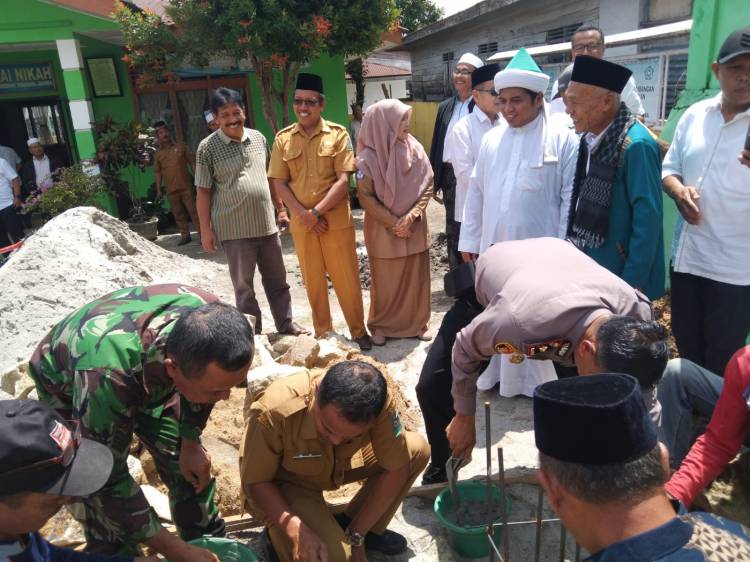 Kapolsek Tanah Jawa Hadiri Peletakan Batu Pertama Kantor MUI Tanah Jawa