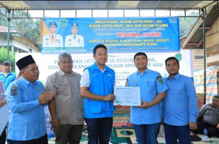 PLN UP3 Rantauprapat Beri Penghargaan kepada Pemkab Labuhan Batu Utara sebagai Role Model Tertib Pembayaran Listrik