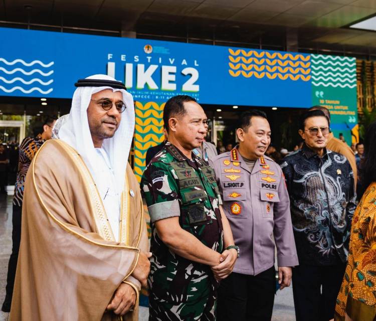 Panglima TNI Dampingi Presiden RI Hadiri Festival Like 2 KLHK  di JCC Senayan
