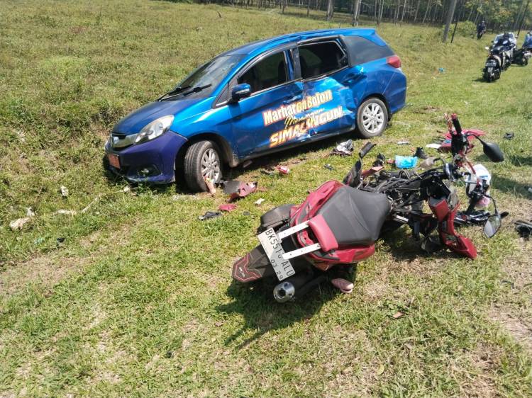 Kecelakaan Lalu Lintas Libatkan Tiga Kendaraan, Empat Orang Terluka