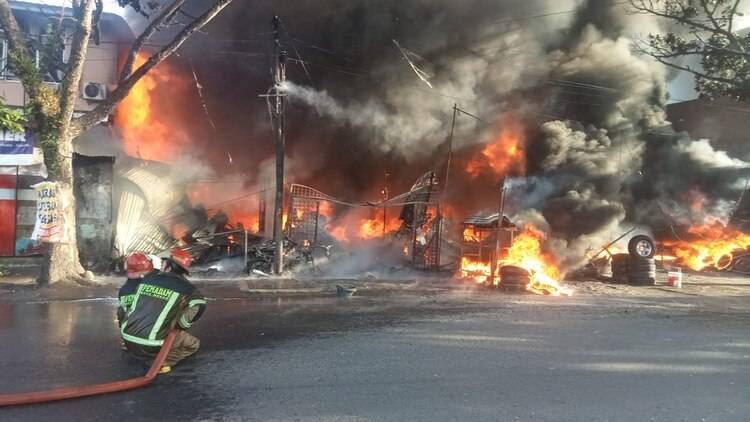 9 Rumah Terbakar di Jalan Flamboyan Raya