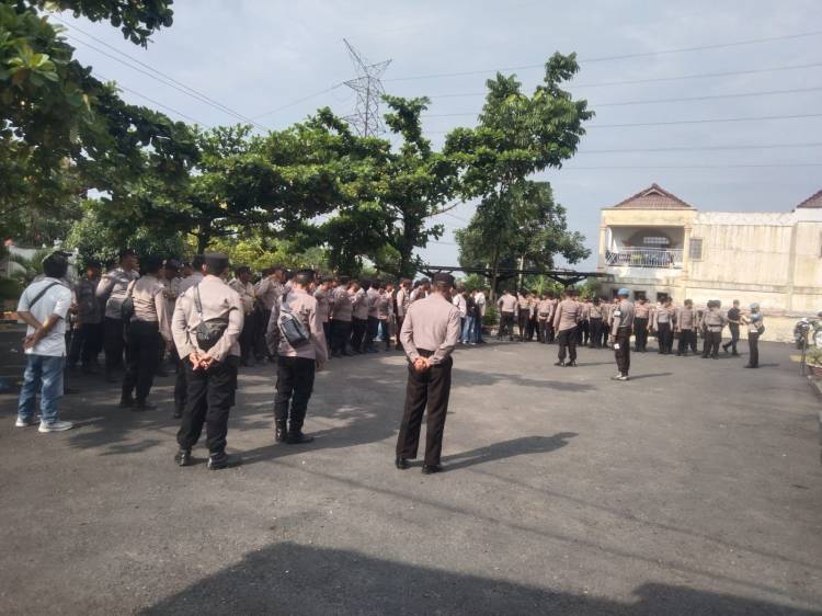 Ratusan Massa Desak Tutup TPL!!!