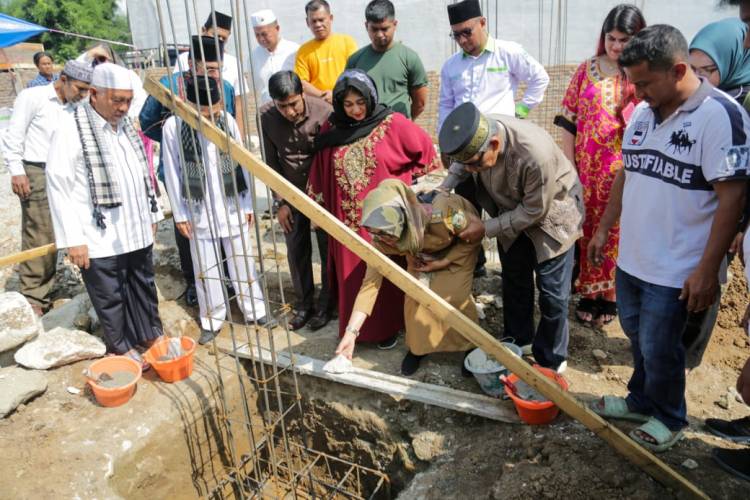 Wali Kota Siantar Letak Batu Pertama Pembangunan Masjid Paradep Puspa