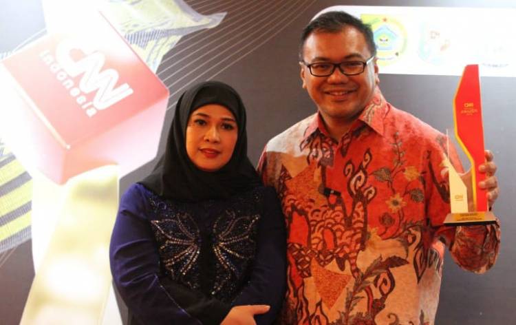 Dr Asri Ludin Tambunan Terima Penghargaan CNN Awards 2024