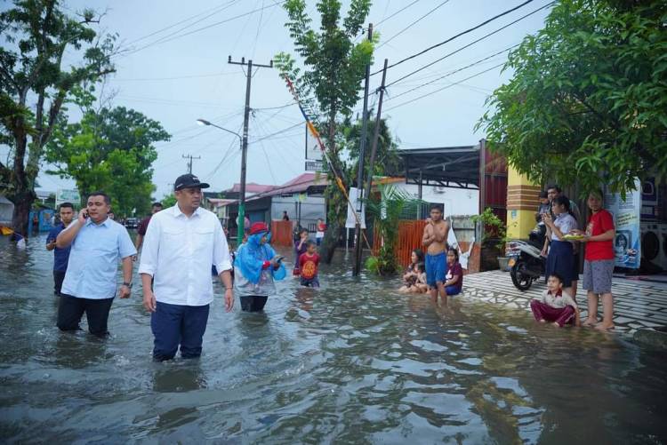 Kota Medan Banjir, Bobby Turun Lapangan