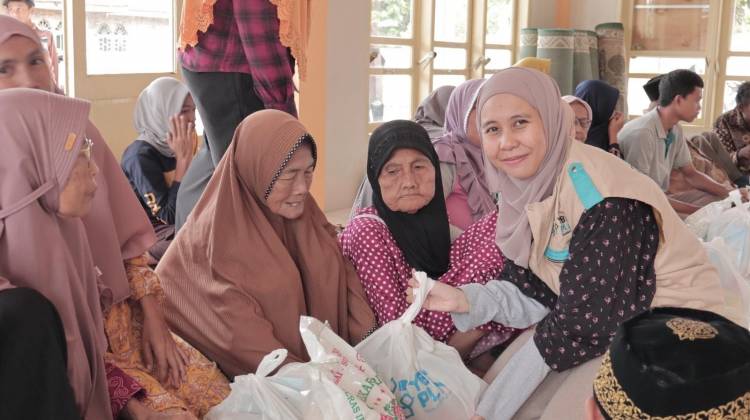 YBM PLN UP3 Pematangsiantar Salurkan Bantuan Paket Gizi Kepada Yatim Piatu