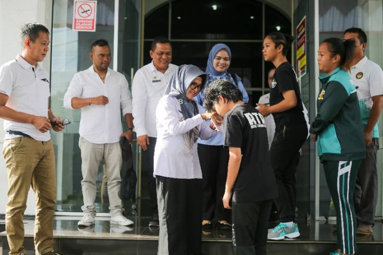Walikota dr Susanti Suport Atlet Taekwondo RTA dan SLOMPN Ikuti Laga di PON XXI Aceh-Sumut