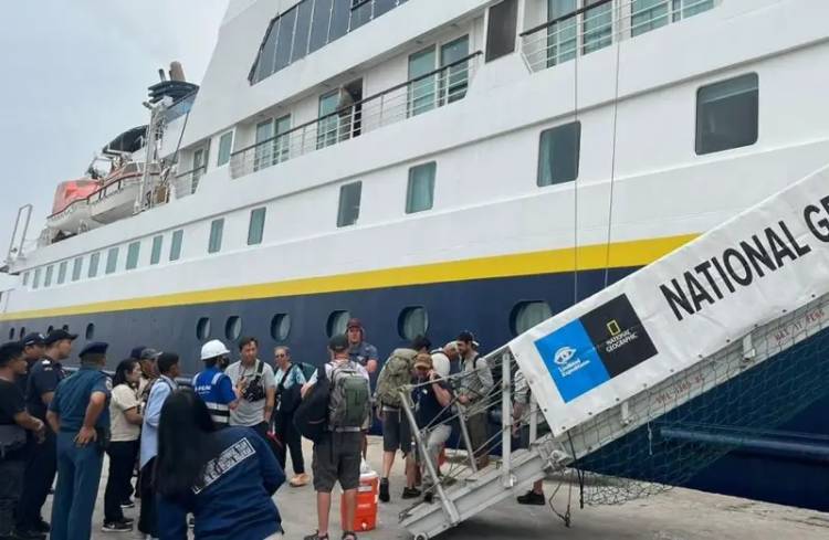 Kapal Pesiar National Geographic Kembali Sandar Belawan
