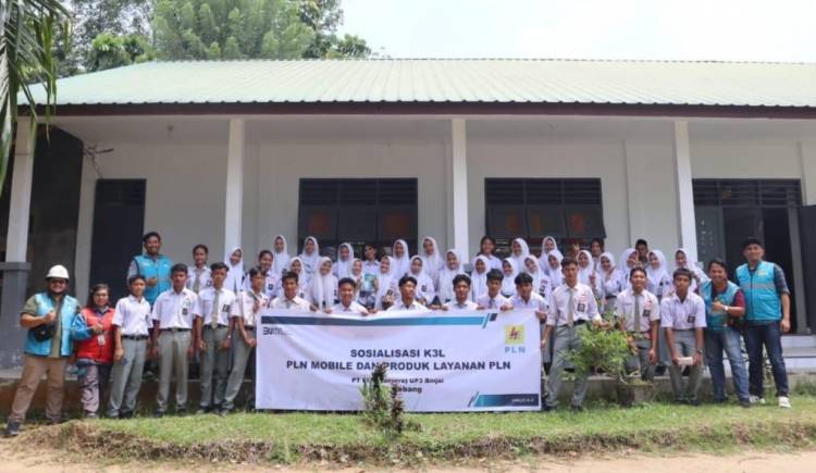 PLN UP3 Binjai Bangun Kesadaran Siswa di SMA 1 Gebang Pentingnya K3L dan Produk PLN