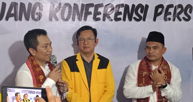 Daftar ke KPU, Romantis Diusung Golkar