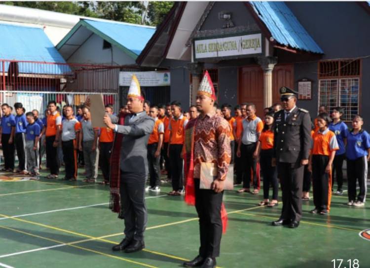 Semangat Kebhinekaan, Rutan Tarutung Gelar Upacara HUT RI Ke-79 dengan Menggunakan Pakaian Adat