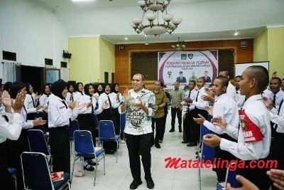 Pj. Bupati Langkat Faisal Hasrimy Beri Pembekalan kepada Calon Paskibra: "Totalitas dalam Setiap Tugas adalah Kunci Kesuksesan"