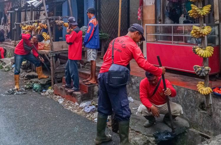 Ini yang Dilakukan PUD Pasar Untuk Tetap Menjaga Kebersihan Dan Keindahan Pasar
