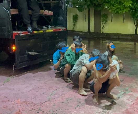 Disenyalir Sedang "Pesta" Narkoba Dalam Rumah, Tim Gabngan Masuk...Akhirnya...?