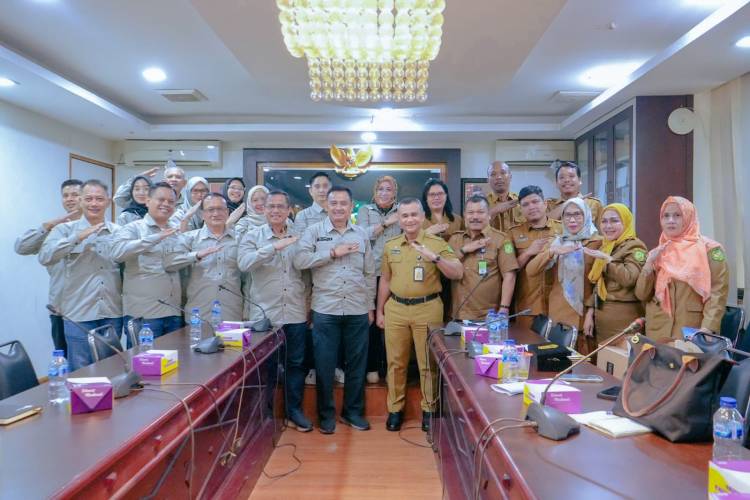 Pemkab Karawang Studi Banding Pengelolaan Sampah ke Medan