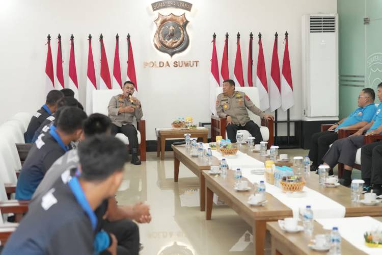 Kapoldasu Lepas Atlet Voli ke Pilala Kapolri