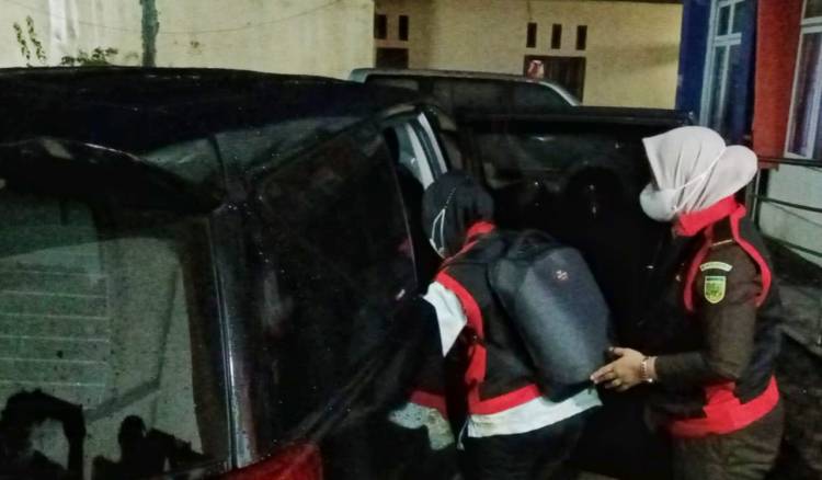 Kejati Geledah Kantor dan Rumah Mantan Kadinkes Tapteng