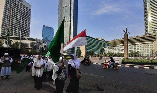 Massa 'Aksi Mujahid 212'  Mulai Memadati Bundaran Hotel Indonesia