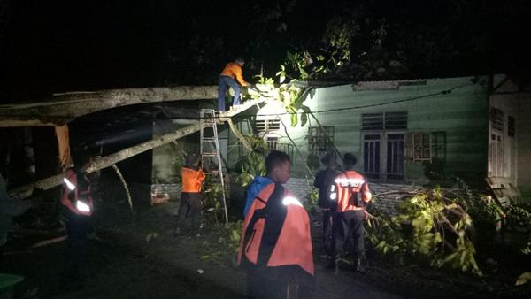 Tiga Desa di Buntu Pane Diterjang Angin Puting Beliung