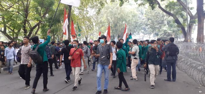 Ribuan Mahasiswa "Kepung" Kantor DPRD Sumut, Tolak RUU KUHP