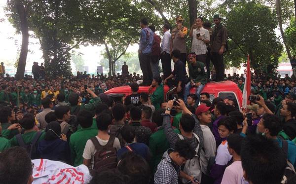 UIN Sumut Bantah Informasi Mahasiswanya Meninggal Saat Demo Ricuh di DPRD Sumut