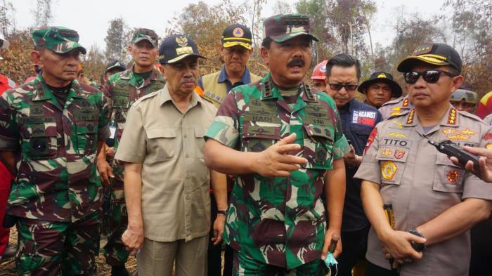 Panglima TNI :  Pantau Titik Api Karhutla Riau, TNI Gunakan Drone di Malam Hari