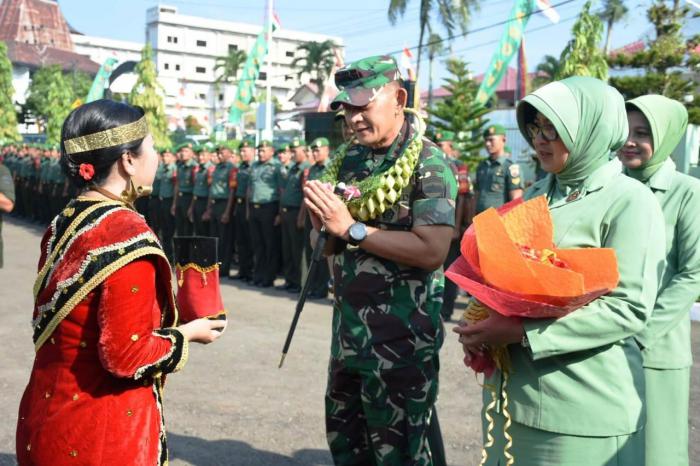 Kunker ke Kodim 0213/Nias, Pangdam I/BB Beri Arahan ke Prajurit 