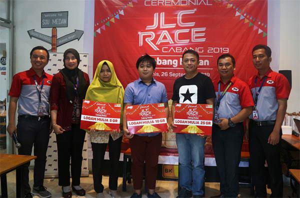 Hadiah dari JNE untuk 3 Pemenang JLC Race Cabang Medan 2019