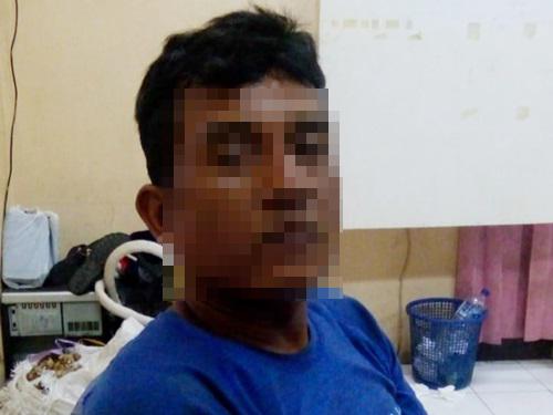Reza Ketangkul Polisi Usai Beli Sabu di Pajak Pagi