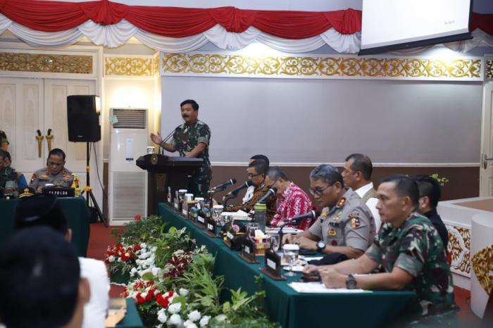  Panglima TNI Pimpin Rakor Penanggulangan dan Pencegahan Karhutla di Riau