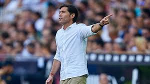 Valencia Pecat Pelatih