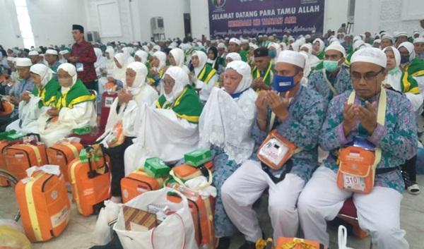 BJ Habibie Wafat,  Kloter 19 Debarkasi Medan Gelar Doa Bersama di Asrama Haji