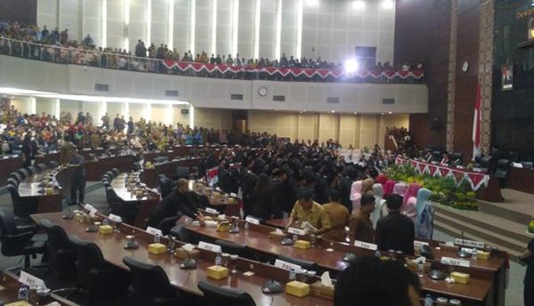 Dihadiri Gubsu/Wagubsu, Anggota DRPD Sumut Periode 2019-2024 Resmi Dilantik