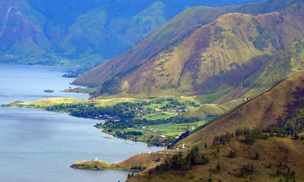 Luhut Soal Polemik Wisata Halal Danau Toba : Kenapa Sih Mesti Ribut 