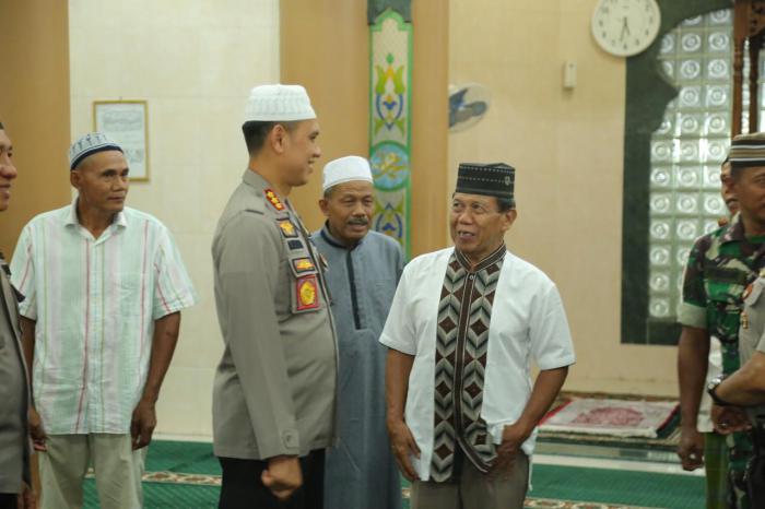 Kapolrestabes Medan:  Sholat Subuh Berjemaah, Mendekatkan diri kepada Allah swt