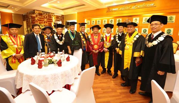 Kapolri Pimpin Rapat Senat Pengukuhan Yasonna Laoly Sebagai Guru Besar STIK PTIK 