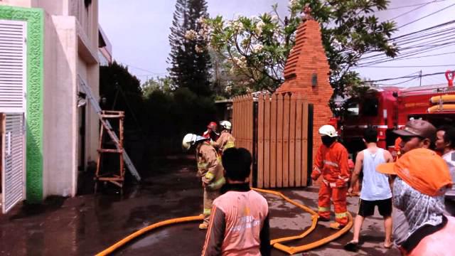 Kebakaran Landa Rumah Opick "Tombo Ati"