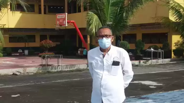 Belasan Rumah Warga Hancur Ditimpa Atap Sekolah SMA DR Wahidin