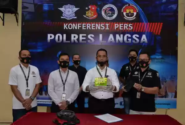 Ngaku Untuk Bayar Uang Kuliah, Transaksi Narkoba dengan Polisi