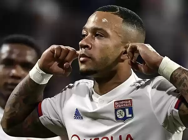 Bintang Olympique Lyon, Memphis Depay Menepis Hengkang ke Barcelona