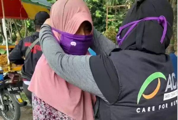 Gelar Pop Up Campus, AXIS dan ACT Bagikan Ribuan Masker 