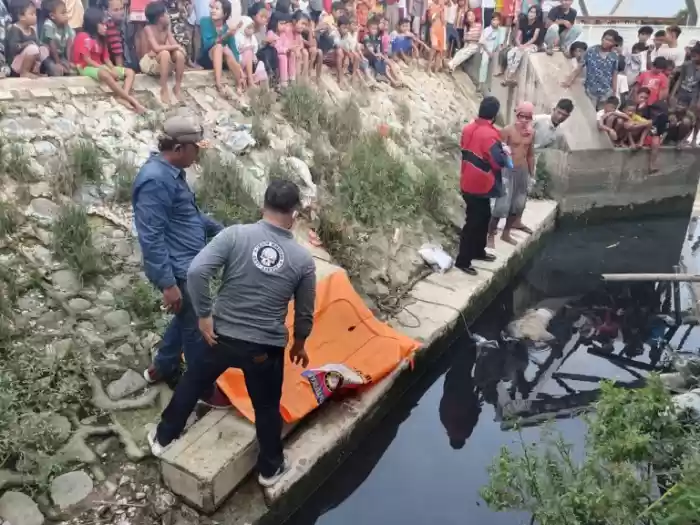 Mencari Kerang, Malah menemukan Mayat