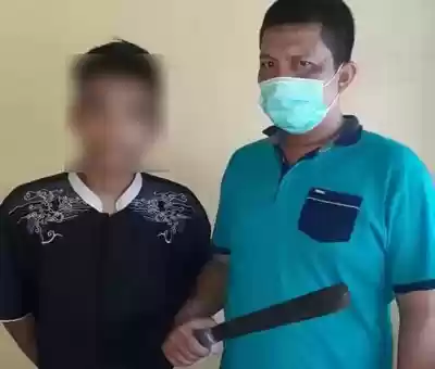 Minta Uang Tak Diberi, Anak Ini Pukuli Ayahnya dan Bacok Pamannya