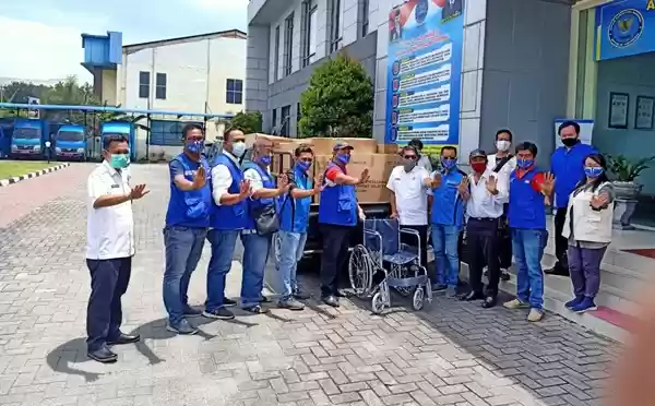 Komunitas Satu Hati Sumut Gandeng PITI Sumut Salurkan 17 Kursi Roda Ke BNNP Sumut