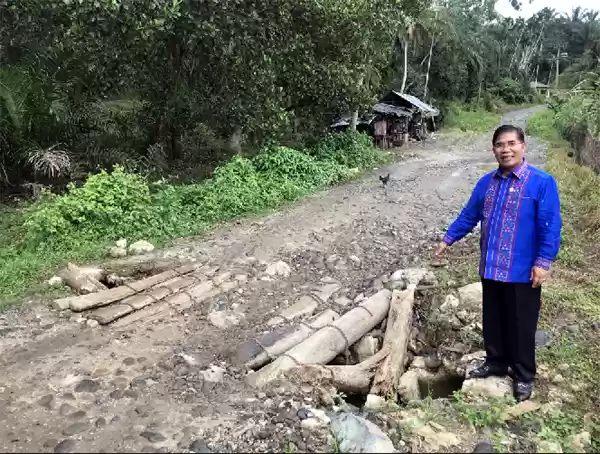 Masyarakat Sipiongot Menagih Janji Gubsu Perbaiki Jalan Ke Kampung Mereka