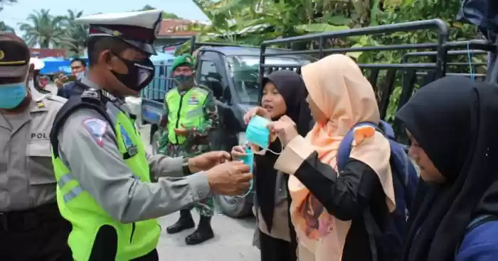 Polres Sergai Gelar Operasi Yustisi Menggunakan Masker Cegah COVID-19