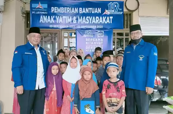 Sambut HUT Partai Demokrat,  DPC Labuhanbatu Santuni Anak Yatim dan Masyarakat