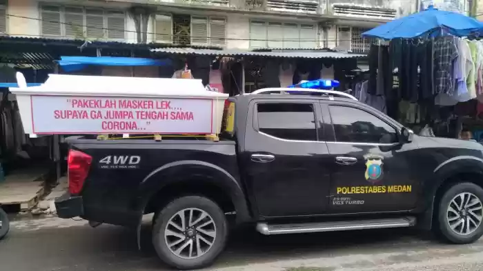 Polsek Medan Timur Hadirkan Peti Mati Covid-19 di Terminal Sambu