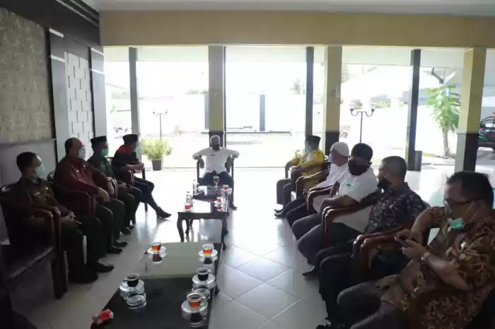Audensi Warga Tabagsel Dengan Bupati Asahan Dirumah Dinas